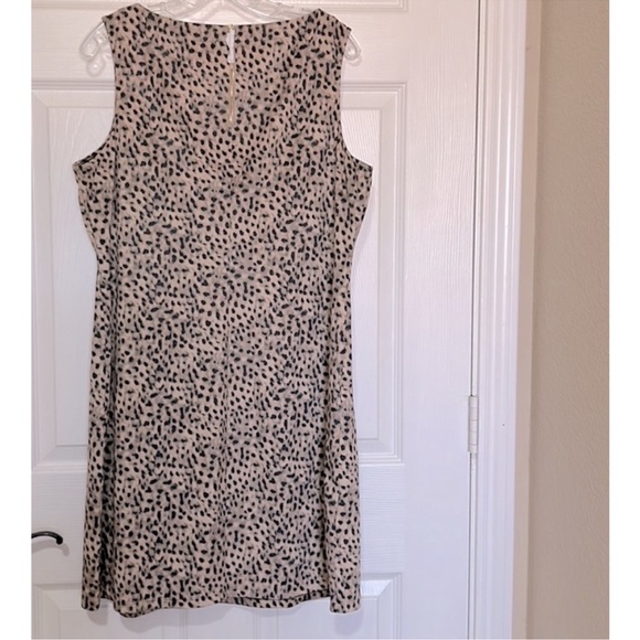 NWT Tommy BAHAMA Darcy Lagoon
Leopard Sheath Dress - Picture 8 of 9